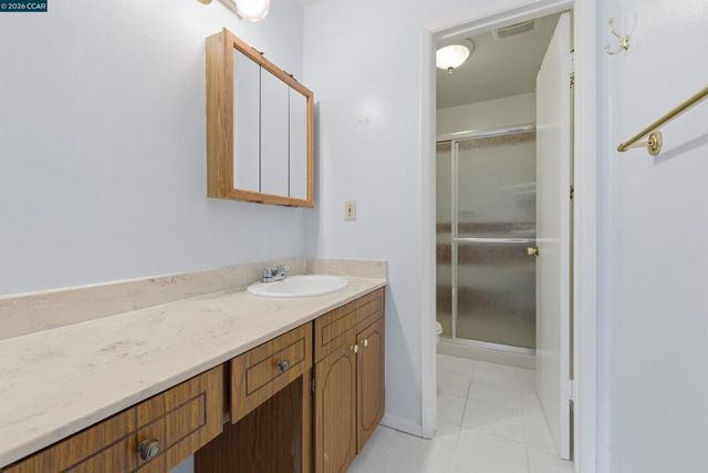 1423 Saint James Pkwy, Concord, CA 94521