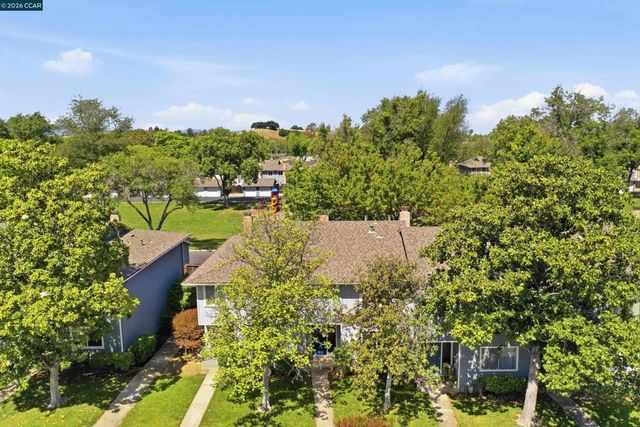 1423 Saint James Pkwy, Concord, CA 94521