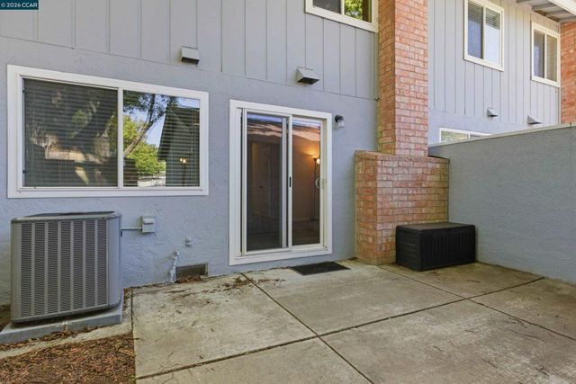 1423 Saint James Pkwy, Concord, CA 94521
