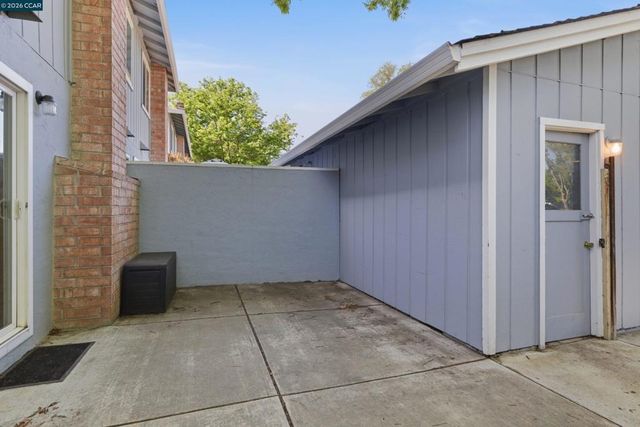 1423 Saint James Pkwy, Concord, CA 94521