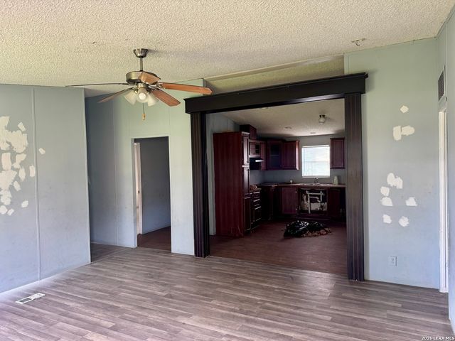 395 Autumn Ln, Poteet, TX 78065