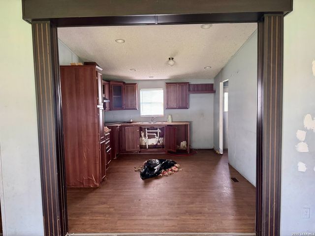 395 Autumn Ln, Poteet, TX 78065