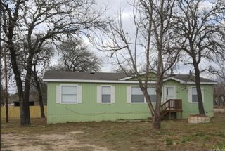 395 Autumn Ln, Poteet, TX 78065