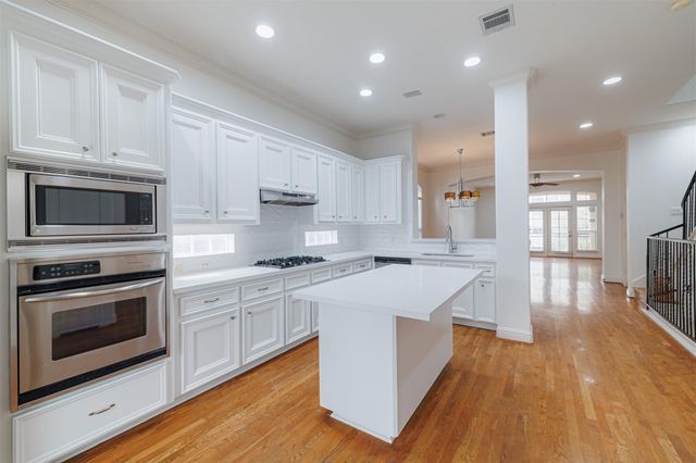 702 Asbury Street, Houston, TX 77007