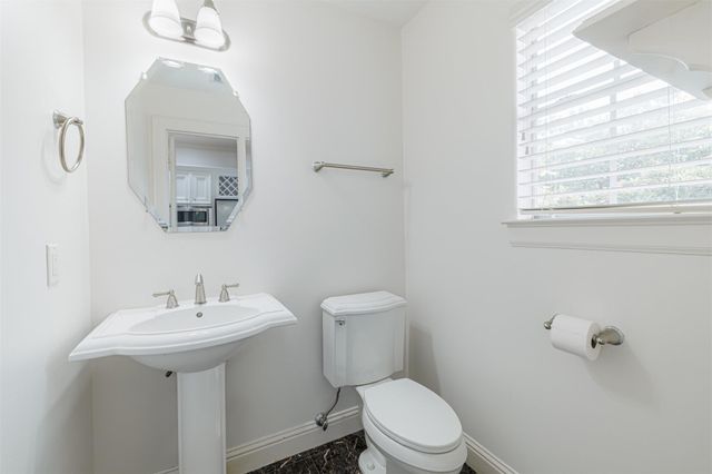 702 Asbury Street, Houston, TX 77007