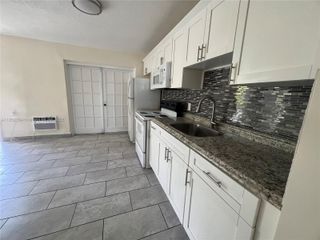 2760 SW 2nd St C, Fort Lauderdale, FL 33312