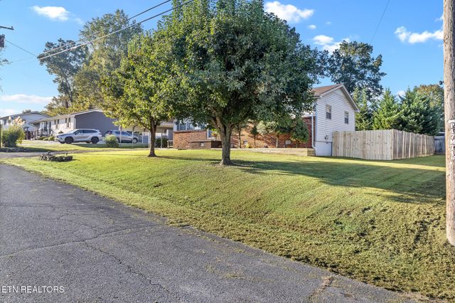 5055 NE Lake Circle Drive, Cleveland, TN 37312