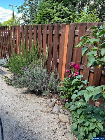 1575 Leo St NE, Keizer, OR 97303