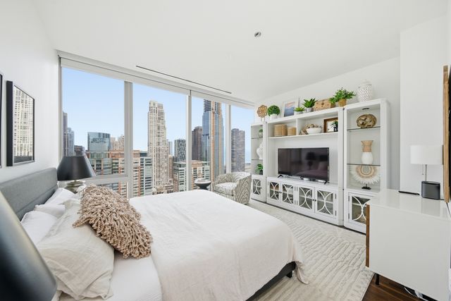 363 E Wacker Drive 2708, Chicago, IL 60601