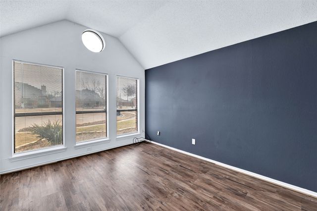 2094 Amber Court, Lewisville, TX 75067