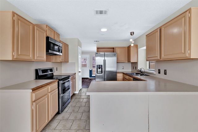 2094 Amber Court, Lewisville, TX 75067