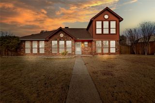 2094 Amber Court, Lewisville, TX 75067