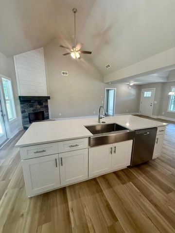 629 SR-136-Connector, Talking Rock, GA 30175