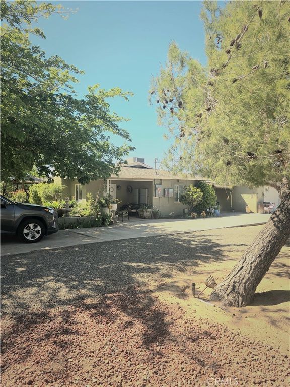 Image 6 of property listing at 16486 Hughes Road, Victorville, CA 92395