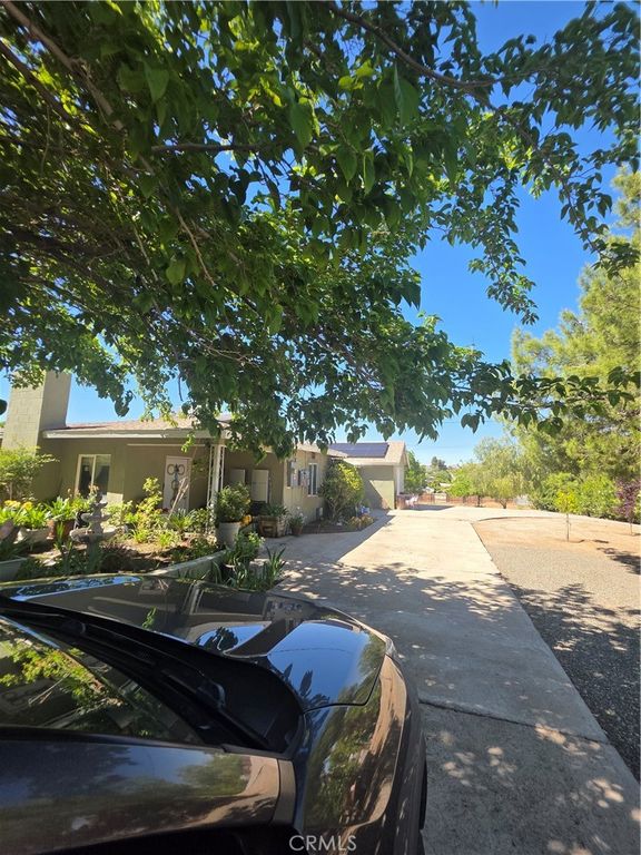 Image 9 of property listing at 16486 Hughes Road, Victorville, CA 92395