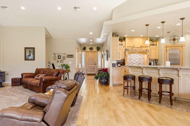 491 Penny Lane, Grants Pass, OR 97527
