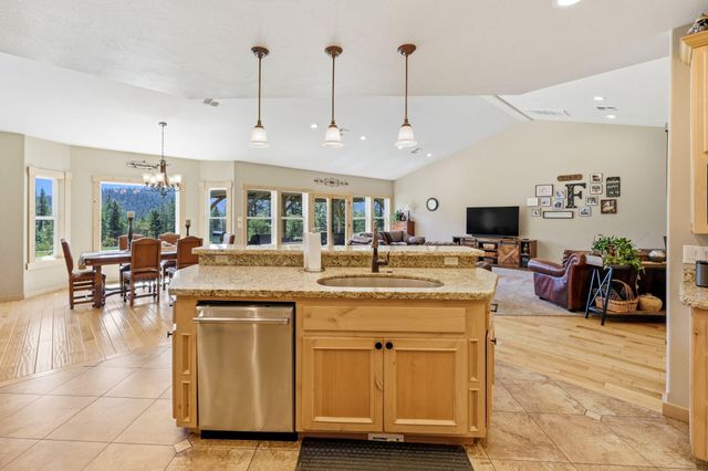 491 Penny Lane, Grants Pass, OR 97527