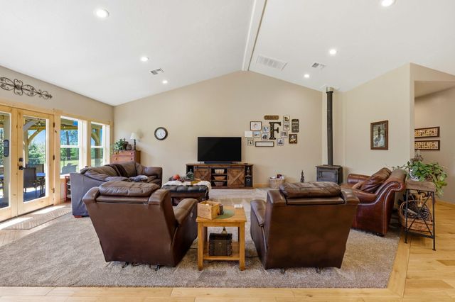 491 Penny Lane, Grants Pass, OR 97527