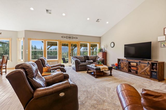 491 Penny Lane, Grants Pass, OR 97527