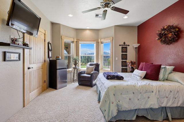 491 Penny Lane, Grants Pass, OR 97527