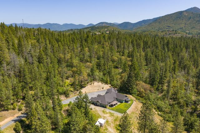 491 Penny Lane, Grants Pass, OR 97527