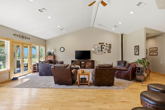 491 Penny Lane, Grants Pass, OR 97527