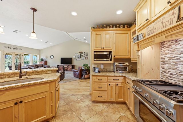 491 Penny Lane, Grants Pass, OR 97527