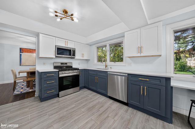 35027 Pappstein Drive, Clinton Twp, MI 48035