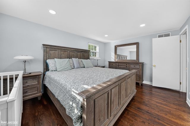 35027 Pappstein Drive, Clinton Twp, MI 48035