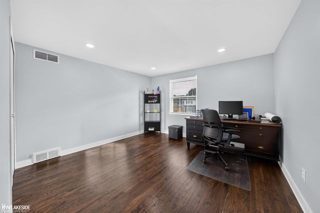 35027 Pappstein Drive, Clinton Twp, MI 48035