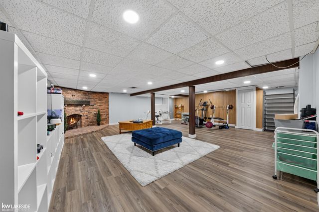 35027 Pappstein Drive, Clinton Twp, MI 48035