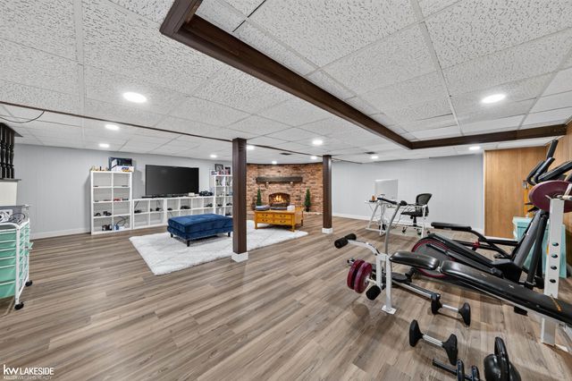 35027 Pappstein Drive, Clinton Twp, MI 48035