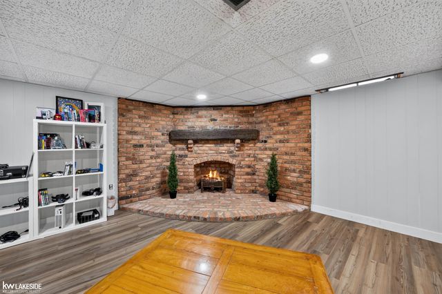 35027 Pappstein Drive, Clinton Twp, MI 48035
