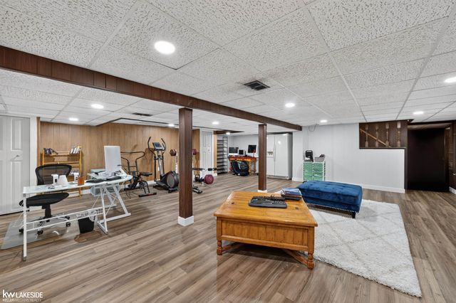 35027 Pappstein Drive, Clinton Twp, MI 48035