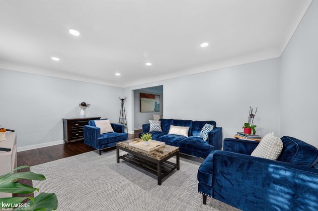 35027 Pappstein Drive, Clinton Twp, MI 48035