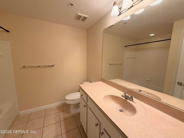 10075 N GATE Parkway 2012, Jacksonville, FL 32246