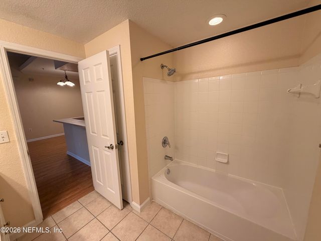 10075 N GATE Parkway 2012, Jacksonville, FL 32246