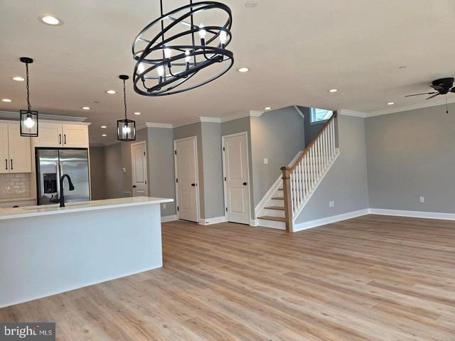 8478 GARDEN RD, Pasadena, MD 21122