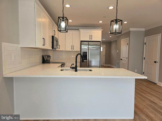 8478 GARDEN RD, Pasadena, MD 21122