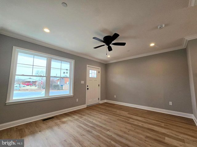 8478 GARDEN RD, Pasadena, MD 21122