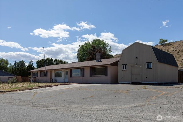 709 Sunrise Drive, Omak, WA 98841