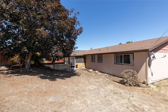 709 Sunrise Drive, Omak, WA 98841