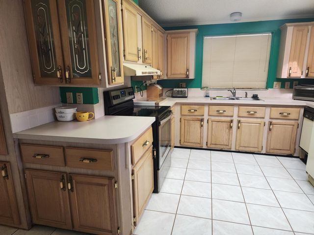 8518 Leadtree Court, Port St. Lucie, Port St Lucie, FL 34952