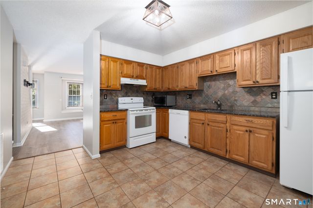 380 Hitchcock Road 218, Waterbury, CT 06705