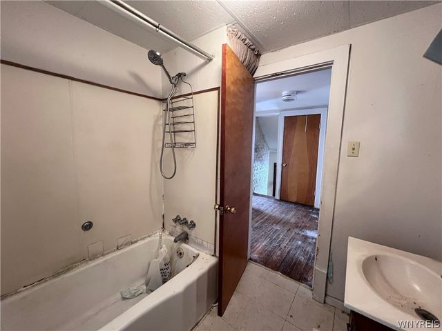 32 Columbus Avenue, Buffalo, NY 14220