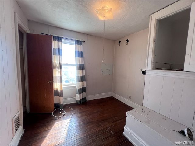 32 Columbus Avenue, Buffalo, NY 14220