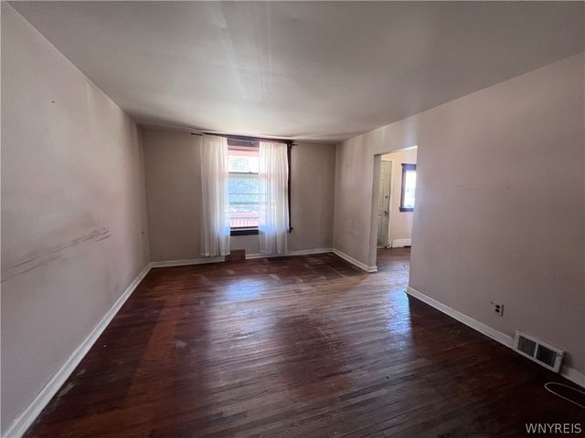 32 Columbus Avenue, Buffalo, NY 14220