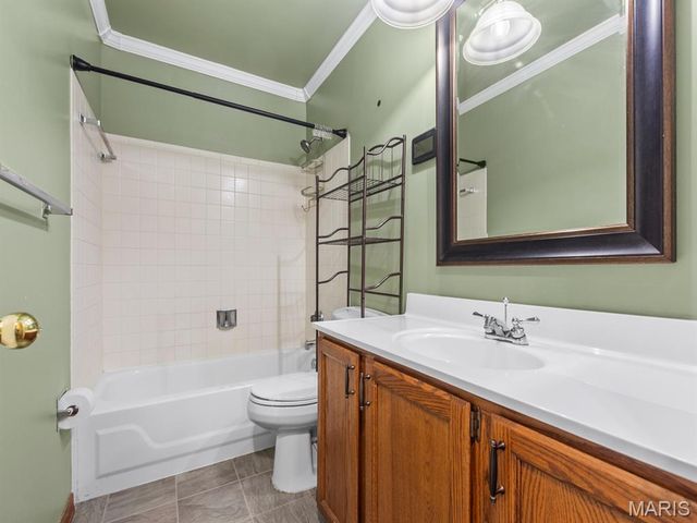 239 Chianti Court, Florissant, MO 63031