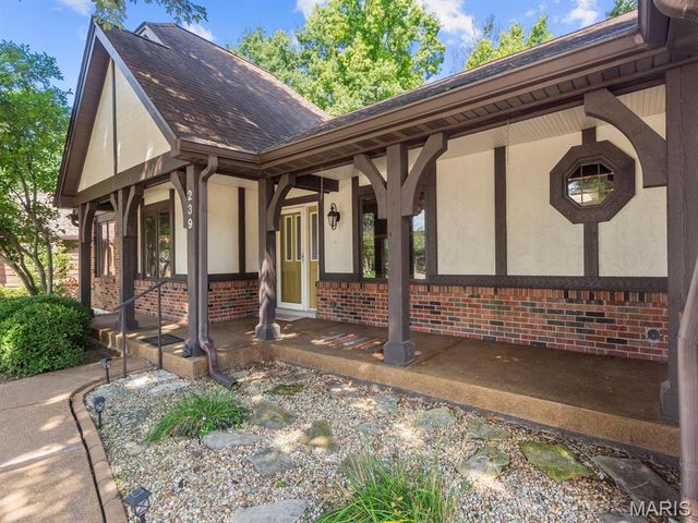 239 Chianti Court, Florissant, MO 63031