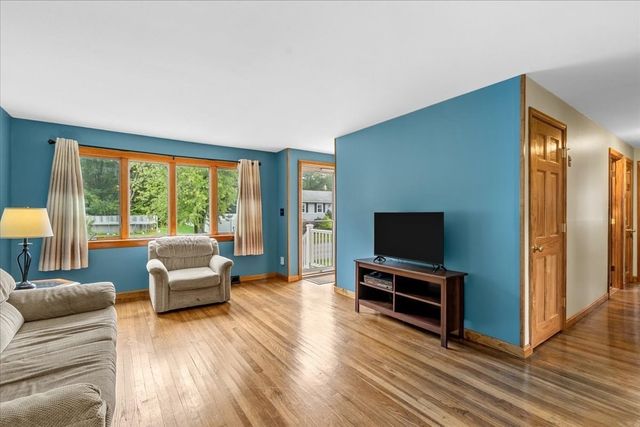 15 Packard St, Avon, MA 02322